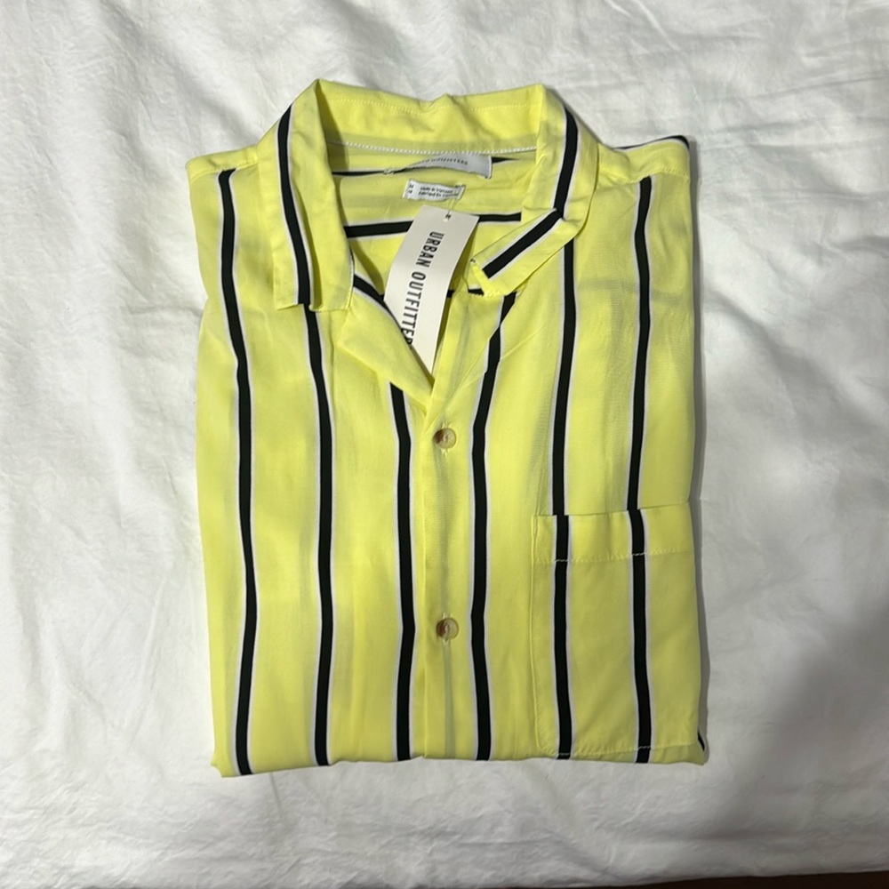 New S/S button up striped shirt. Urban outfitters size Medium